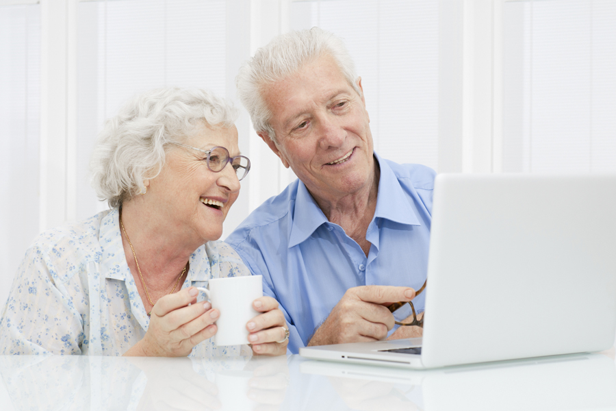Smartphone + Internet = La fin de la solitude pour les seniors !